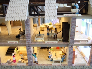 Látogatás a papírgyárban - fotó: Sándor Judit