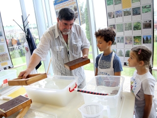 Látogatás a papírgyárban - fotó: Sándor Judit