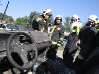 Tűzoltóink gyakorlatban - fotó: Ónodi Zoltán