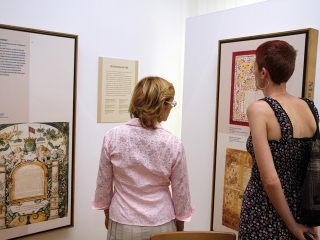 Zsidó kéziratok és szertartási tárgyak a jeruzsálemi Izrael Múzeum anyagából - fotó: Sándor Judit