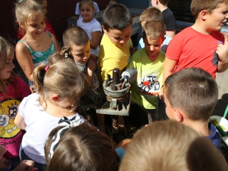 Szüret a Dózsa iskolában - fotó: Ónodi Zoltán