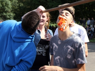 Gólyaavató a Dunaferr iskolában - fotó: Sándor Judit