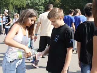 Gólyaavató a Dunaferr iskolában - fotó: Sándor Judit