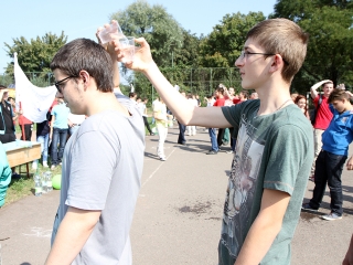 Gólyaavató a Dunaferr iskolában - fotó: Sándor Judit