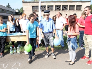 Gólyaavató a Dunaferr iskolában - fotó: Sándor Judit