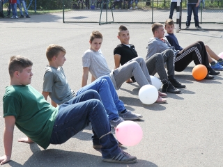 Gólyaavató a Dunaferr iskolában - fotó: Sándor Judit