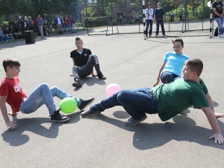 Gólyaavató a Dunaferr iskolában - fotó: Sándor Judit