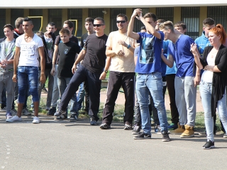 Gólyaavató a Dunaferr iskolában - fotó: Sándor Judit