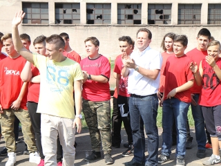 Gólyaavató a Dunaferr iskolában - fotó: Sándor Judit