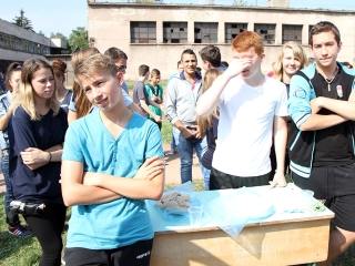 Gólyaavató a Dunaferr iskolában - fotó: Sándor Judit