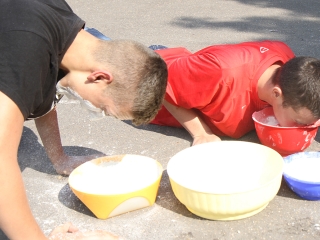 Gólyaavató a Dunaferr iskolában - fotó: Sándor Judit
