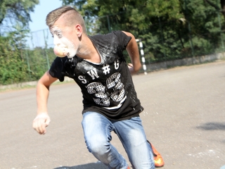 Gólyaavató a Dunaferr iskolában - fotó: Sándor Judit