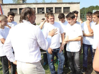 Gólyaavató a Dunaferr iskolában - fotó: Sándor Judit