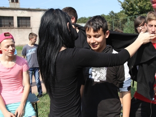 Gólyaavató a Dunaferr iskolában - fotó: Sándor Judit