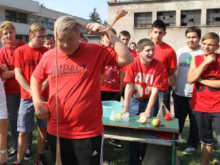 Gólyaavató a Dunaferr iskolában - fotó: Sándor Judit