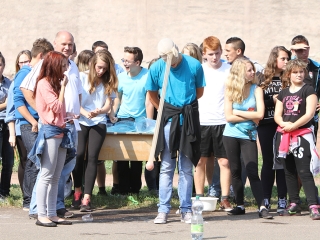 Gólyaavató a Dunaferr iskolában - fotó: Sándor Judit