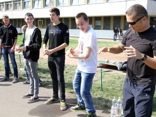 Gólyaavató a Dunaferr iskolában - fotó: Sándor Judit