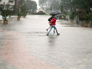 Égszakadás Dunaújvárosban - fotó: Sándor Judit