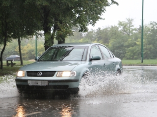 Égszakadás Dunaújvárosban - fotó: Sándor Judit