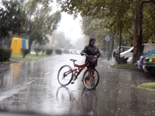 Égszakadás Dunaújvárosban - fotó: Sándor Judit