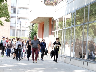 Tárlatvezetés a KMI-ben - fotó: Sándor Judit