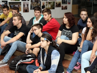 Tárlatvezetés a KMI-ben - fotó: Sándor Judit