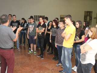 Tárlatvezetés a KMI-ben - fotó: Sándor Judit