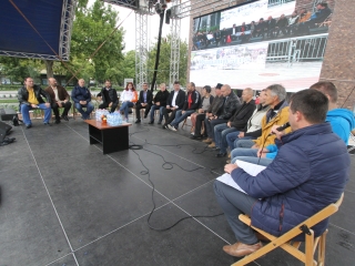 Magyarország, szeretlek! Városháza tér - vasárnap - fotó: Ónodi Zoltán