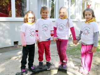 Ovi-Foci - műfüves pályát kaptak az ovisok - fotó: Sándor Judit