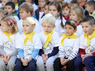 Ovi-Foci - műfüves pályát kaptak az ovisok - fotó: Sándor Judit