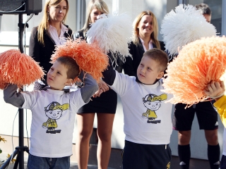 Ovi-Foci - műfüves pályát kaptak az ovisok - fotó: Sándor Judit