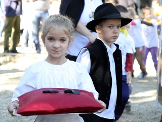 Ovi-Foci - műfüves pályát kaptak az ovisok - fotó: Sándor Judit