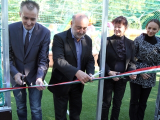 Ovi-Foci - műfüves pályát kaptak az ovisok - fotó: Sándor Judit