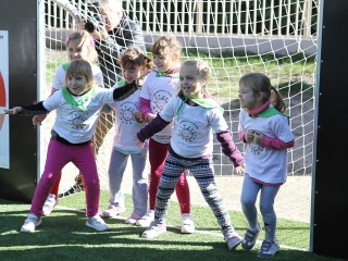 Ovi-Foci - műfüves pályát kaptak az ovisok - fotó: Sándor Judit