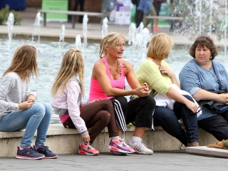 Élet-Stílus - egy nap a sportról és egészségről a Városháza téren - fotó: Sándor Judit