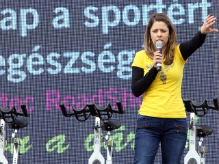 Élet-Stílus - egy nap a sportról és egészségről a Városháza téren - fotó: Sándor Judit