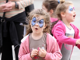Élet-Stílus - egy nap a sportról és egészségről a Városháza téren - fotó: Sándor Judit