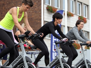 Élet-Stílus - egy nap a sportról és egészségről a Városháza téren - fotó: Sándor Judit