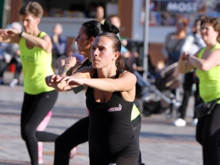 Élet-Stílus - egy nap a sportról és egészségről a Városháza téren - fotó: Sándor Judit