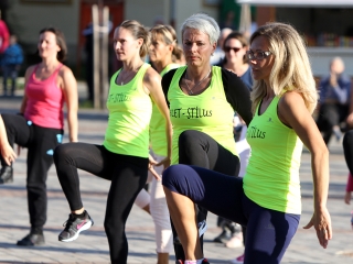 Élet-Stílus - egy nap a sportról és egészségről a Városháza téren - fotó: Sándor Judit