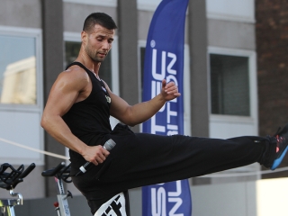 Élet-Stílus - egy nap a sportról és egészségről a Városháza téren - fotó: Sándor Judit