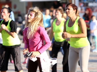Élet-Stílus - egy nap a sportról és egészségről a Városháza téren - fotó: Sándor Judit
