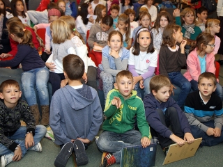 Mesenap a könyvtárban - fotó: Sándor Judit