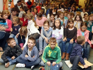 Mesenap a könyvtárban - fotó: Sándor Judit