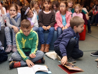 Mesenap a könyvtárban - fotó: Sándor Judit