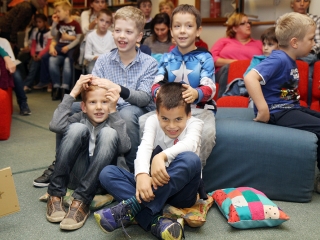 Mesenap a könyvtárban - fotó: Sándor Judit