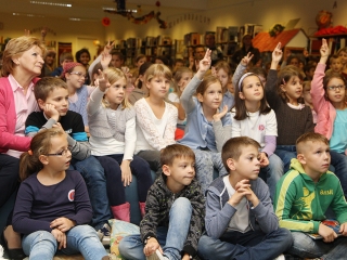 Mesenap a könyvtárban - fotó: Sándor Judit