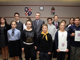 A hónap diákjait köszöntötte Cserna Gábor polgármester - fotó: Sándor Judit