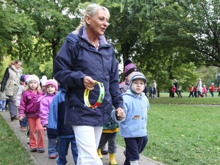 A Napsugár ovisok szüreti felvonulása - fotó: Sándor Judit