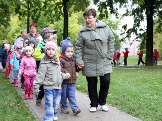 A Napsugár ovisok szüreti felvonulása - fotó: Sándor Judit